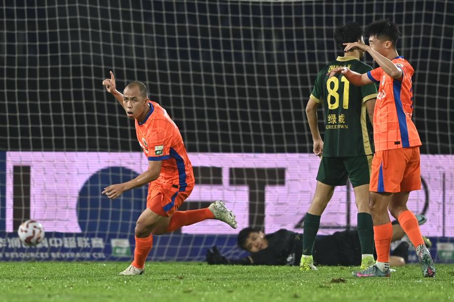 [图]黄政宇破门奥乌苏世界波 浙江队战平山东泰山欧冠谁最终夺冠2025